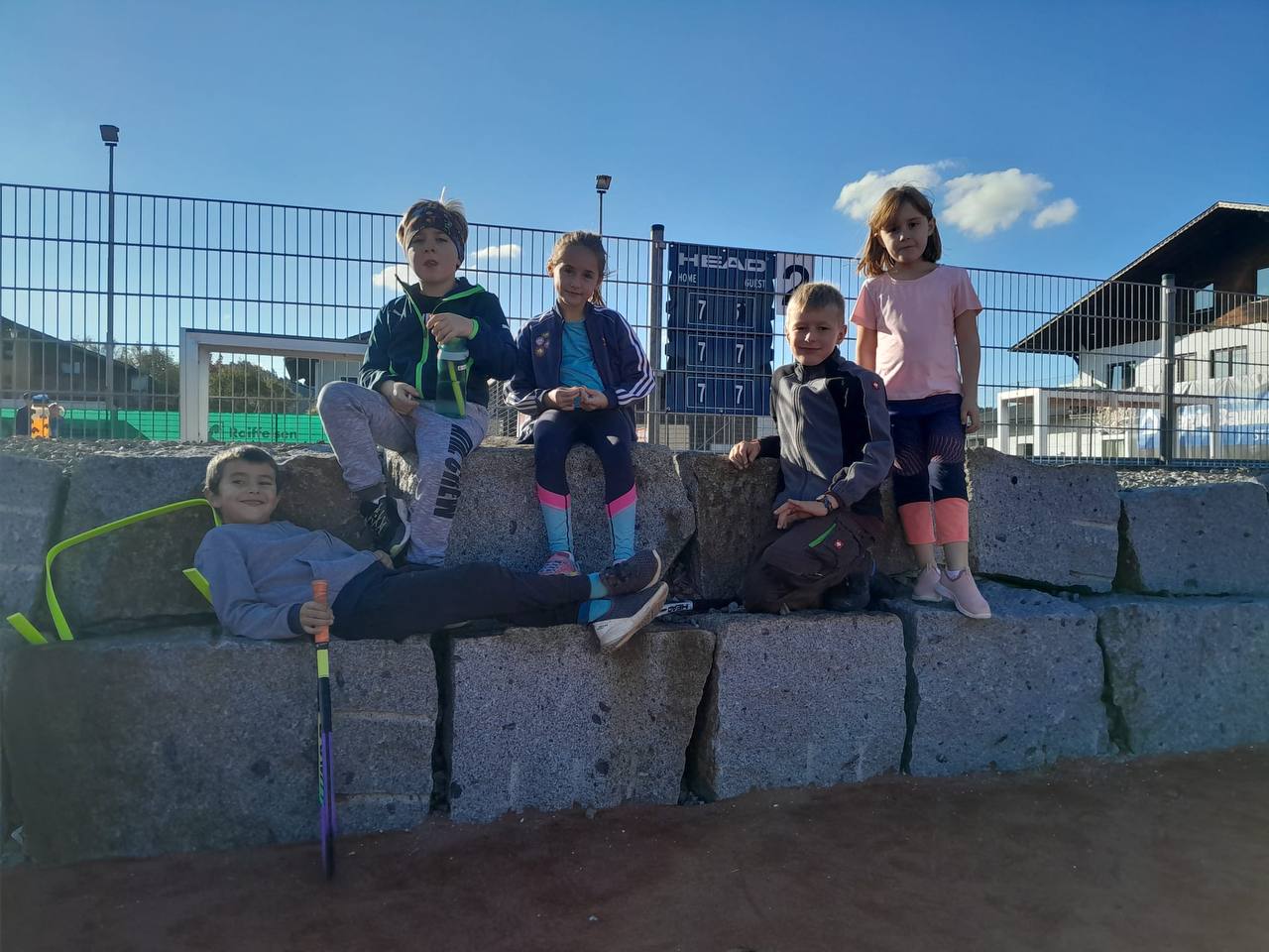 Kinder am Vereinsgelände